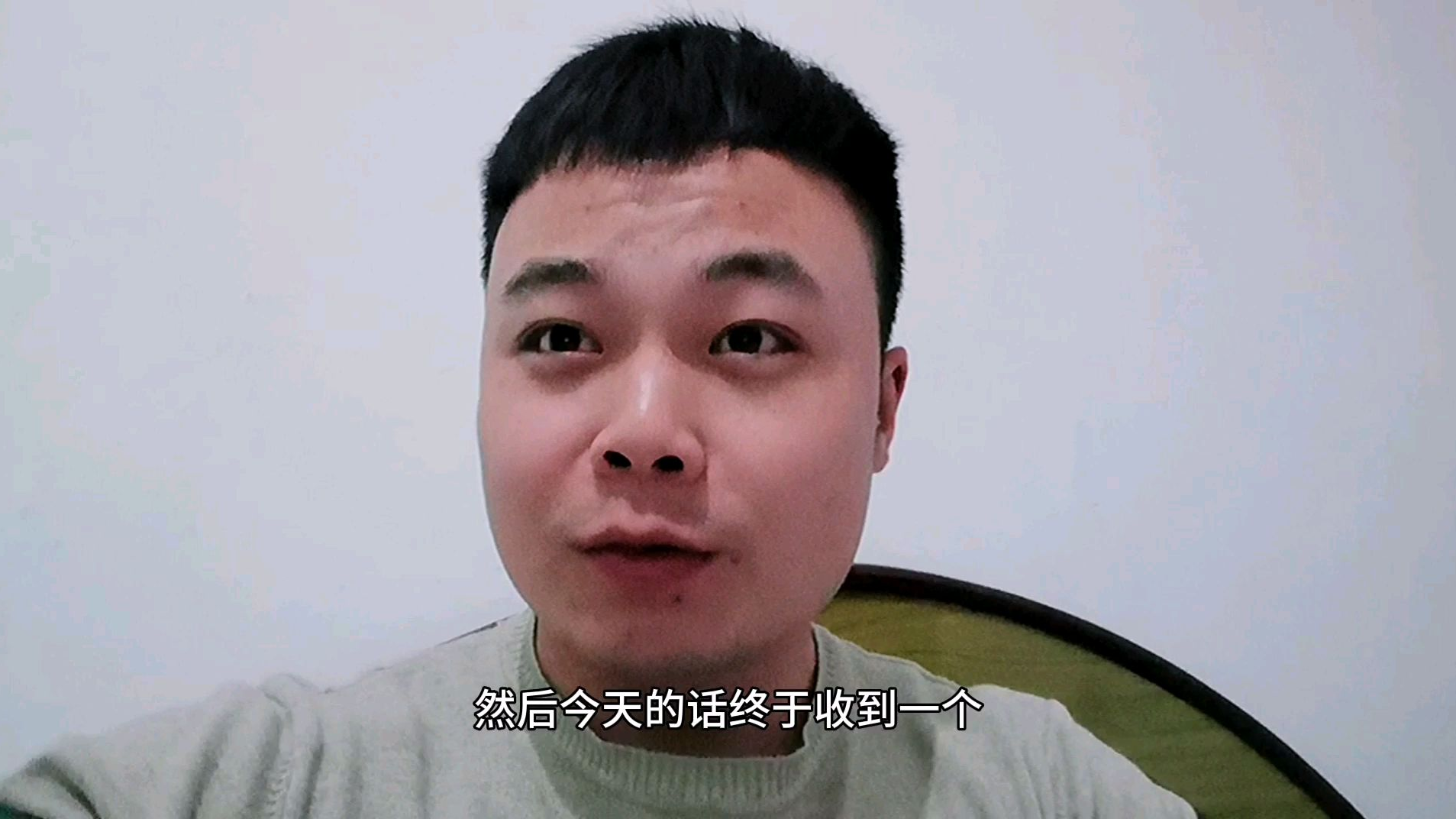 小伙收到复工消息却高兴不起来,这样搞吃饭都成问题!